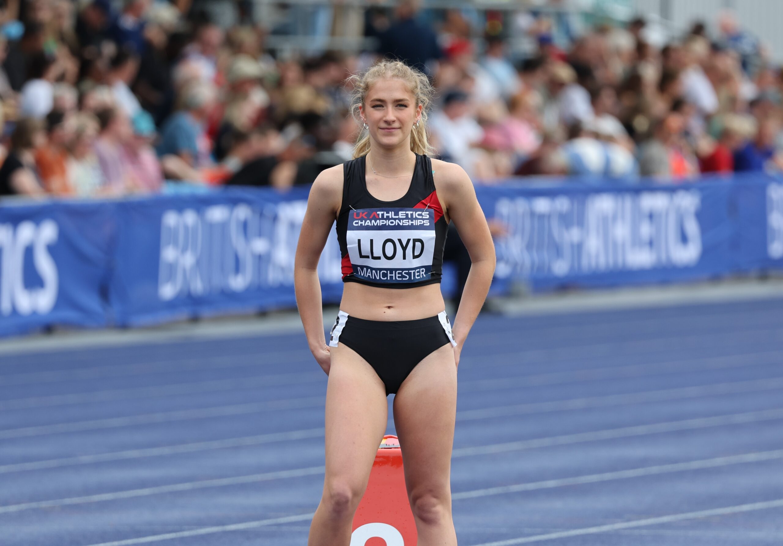 Ava Lloyd 800m 1500m british champs